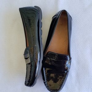 SOLESENSIBILITY BLACK PATENT LOAFERS 7.5 m